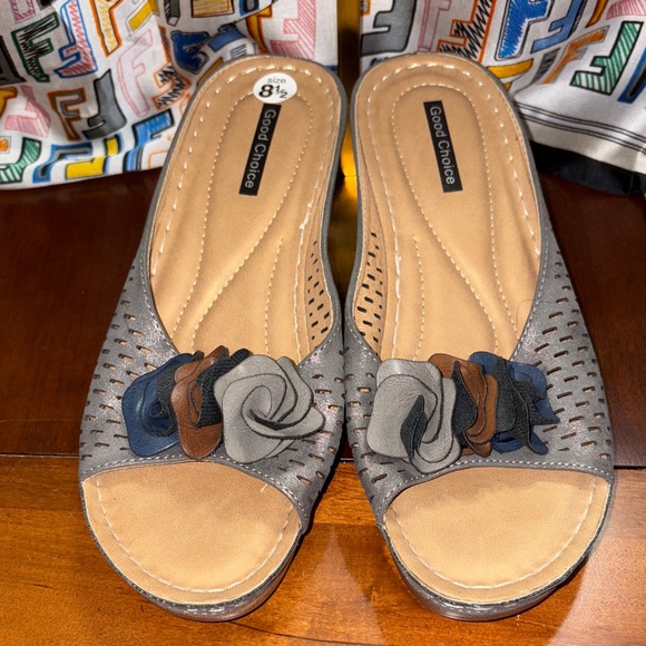 Elegant White and Tan Handbag - Picture 4 of 4